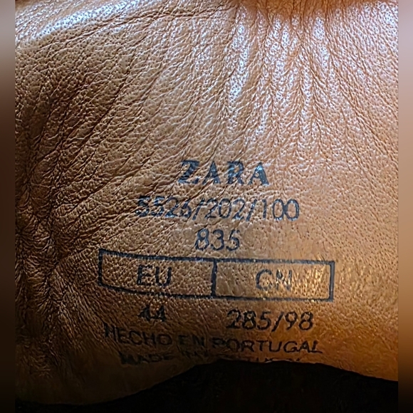 ZARA Men's Suede Lace-Up Boots - Picture 6 of 7